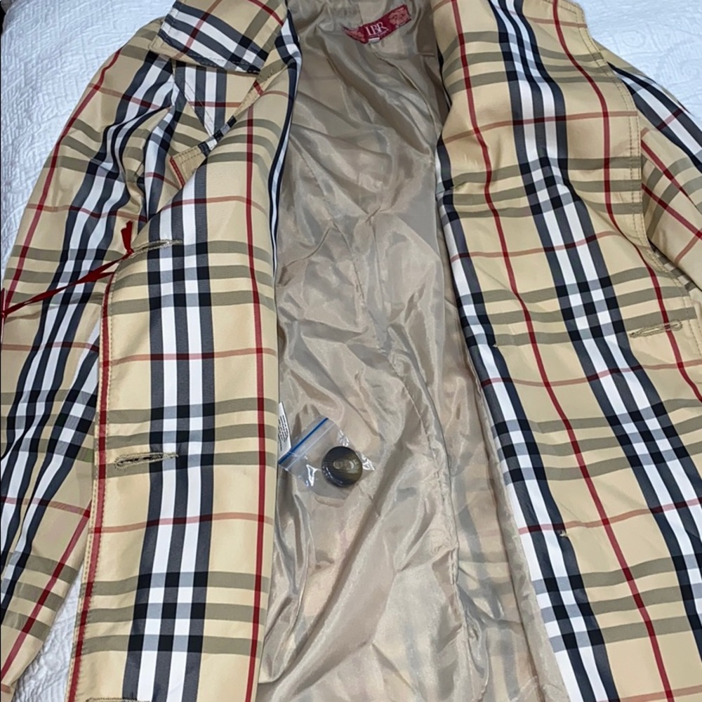 coat - Picture 3 of 4